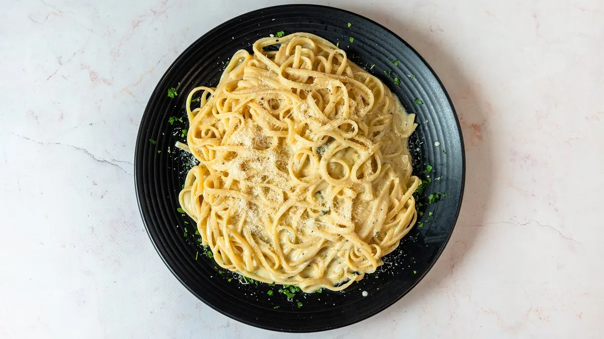 Pasta me Pana & Salcë Tartufi